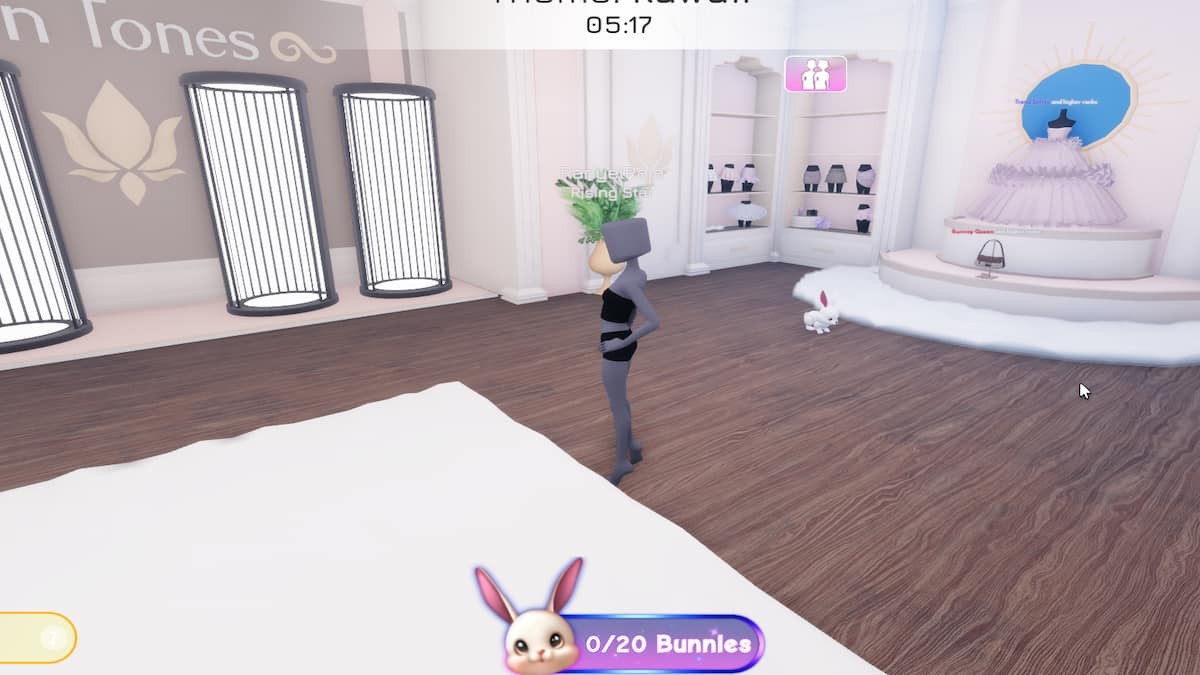 Bắt thỏ con màu trắng trong sảnh chính game Dress to Impress