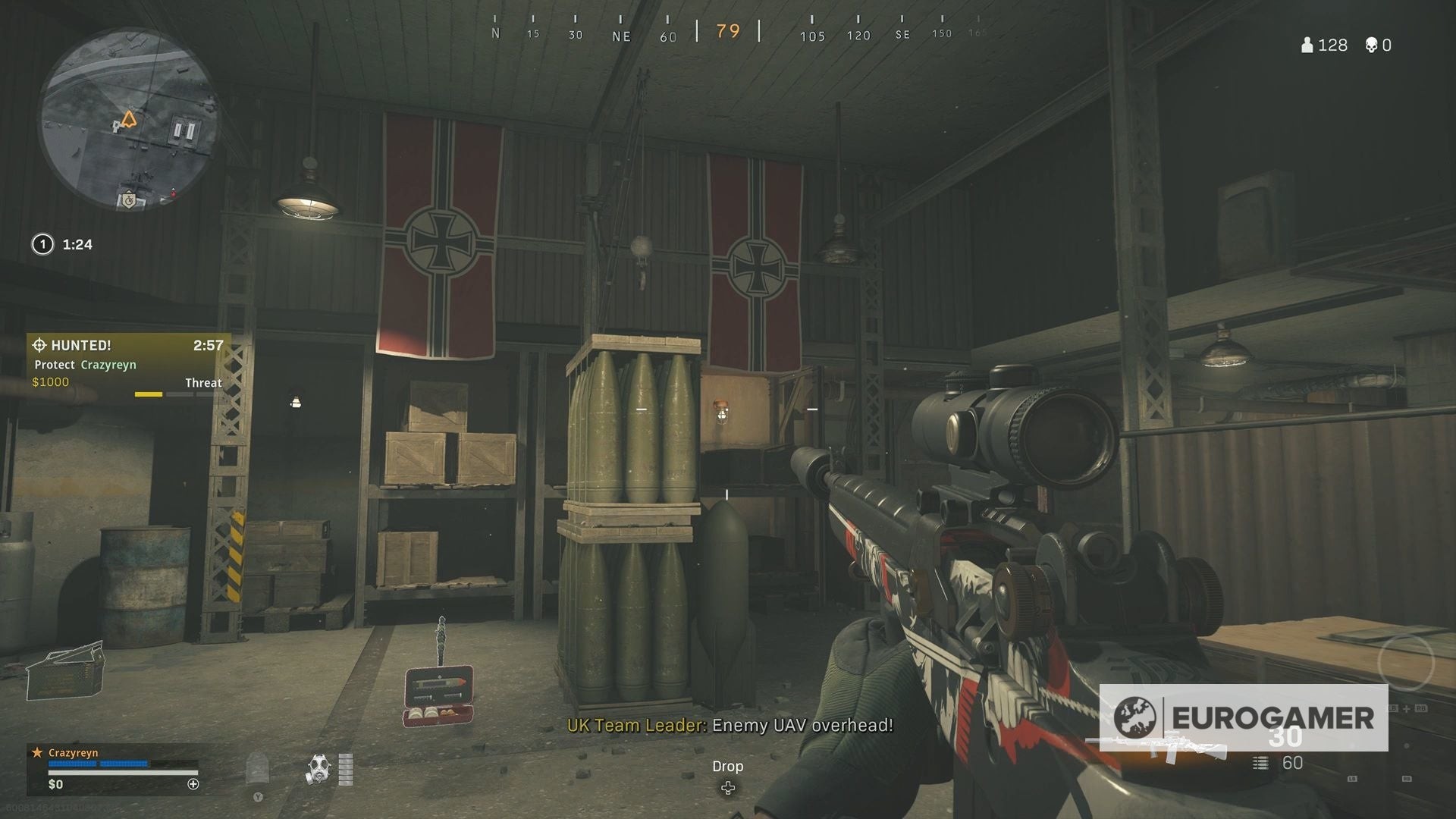 Bên trong hầm WW2 Warzone với cờ và vật phẩm thời Thế chiến 2