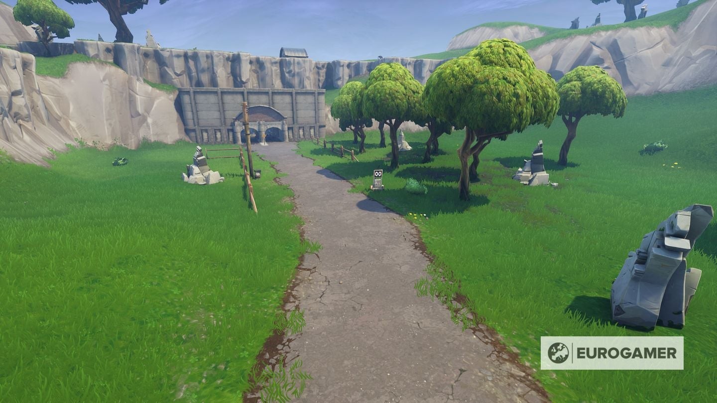 Biển báo Radar Fortnite phía nam Tomato Temple