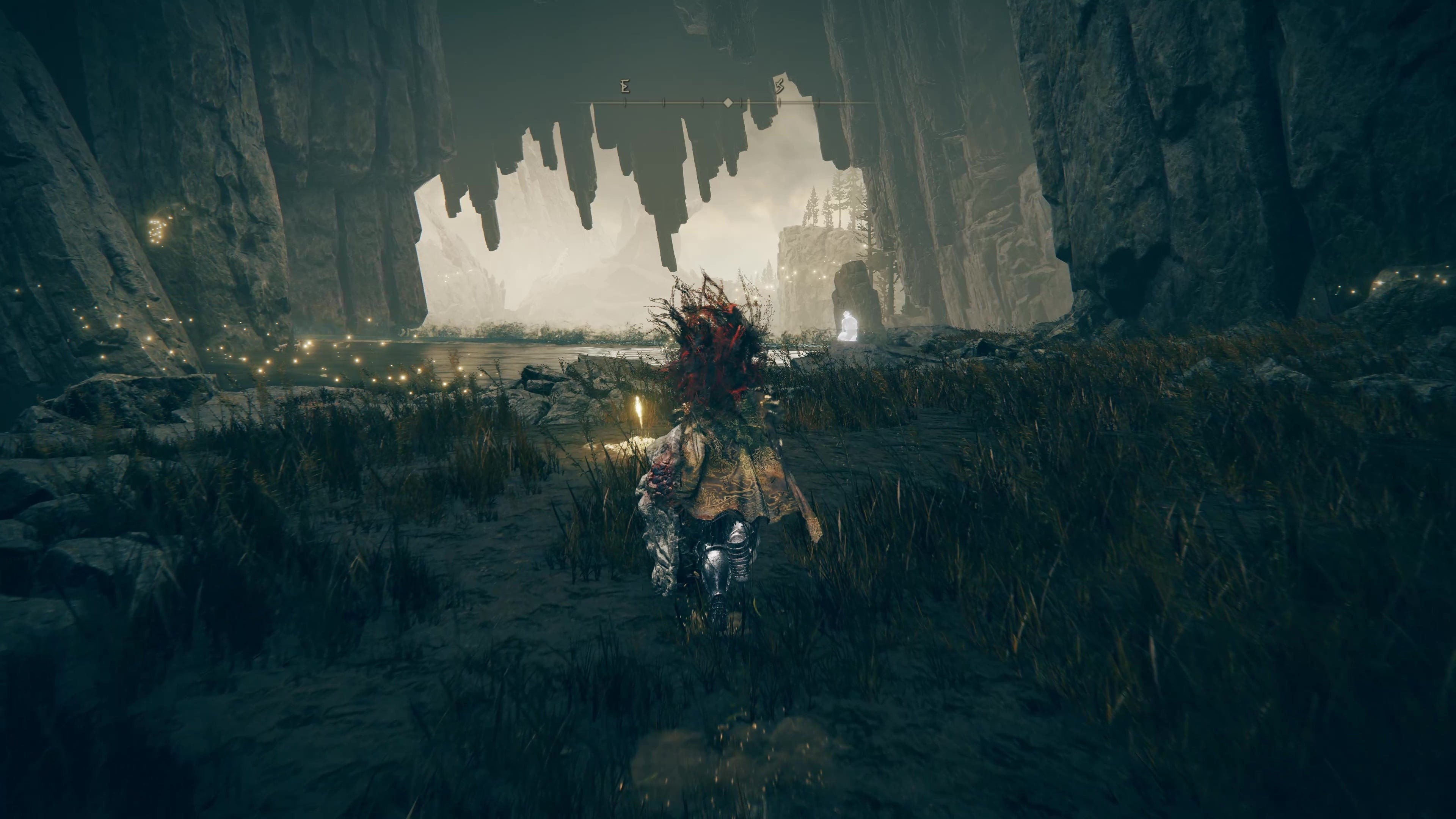 Chiến binh Tarnished chạy về phía Điểm Ân Sủng gần một NPC ma, một điểm dừng chân quan trọng trước khi đối mặt Furnace Golem gần Cerulean Coast trong Elden Ring Shadow of the Erdtree.