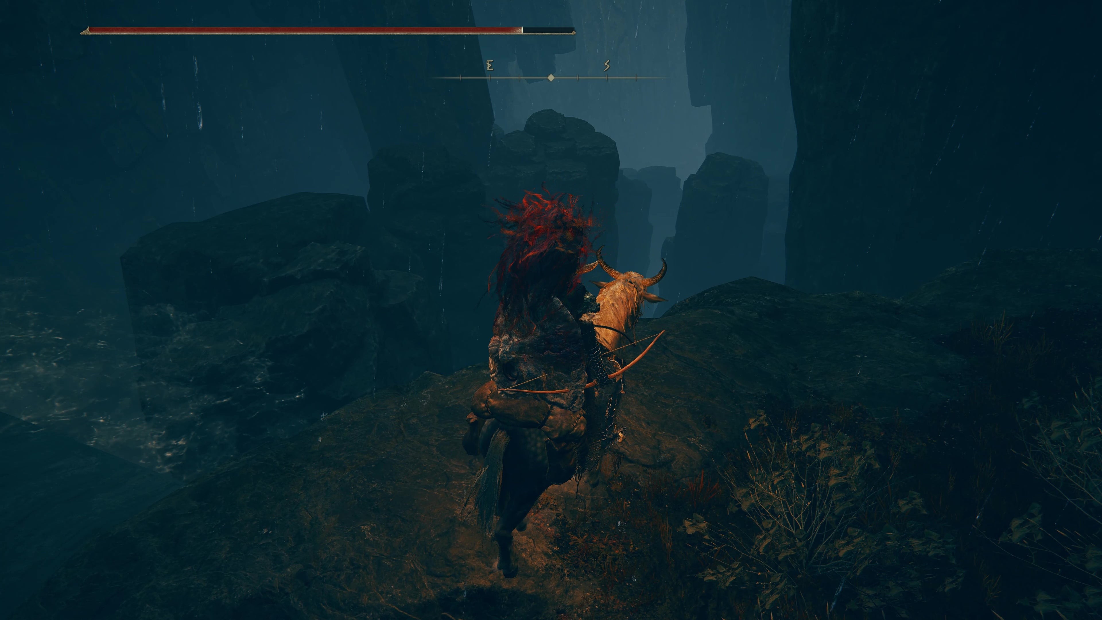 Chiến binh Tarnished trên lưng Torrent đứng trên bờ vực nhìn xuống thác nước dữ dội, chuẩn bị cho cú nhảy đầy thử thách để xuống Cerulean Coast trong Elden Ring Shadow of the Erdtree.