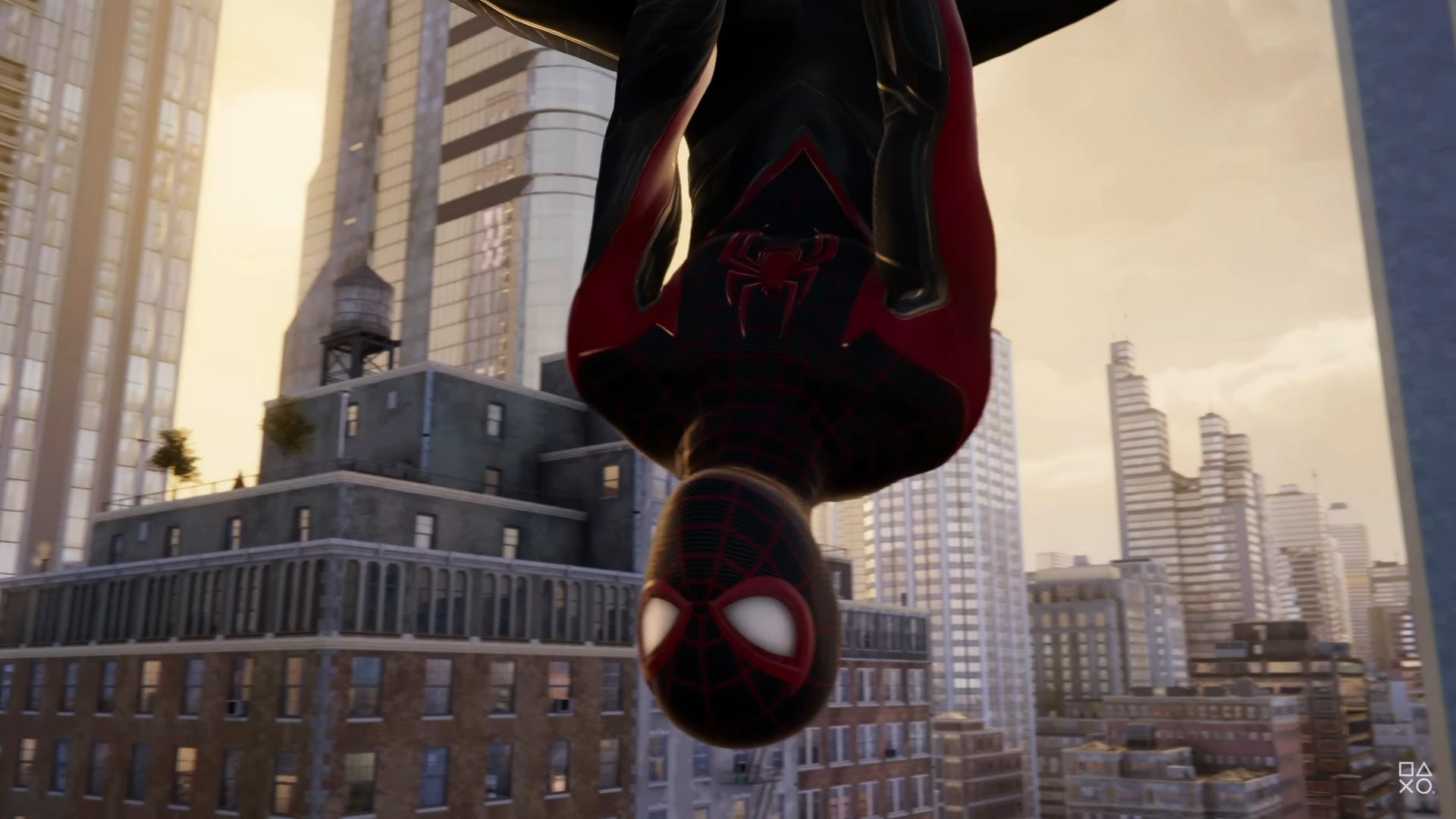 Chuyển đổi giữa Peter và Miles trong Marvel's Spider-Man 2