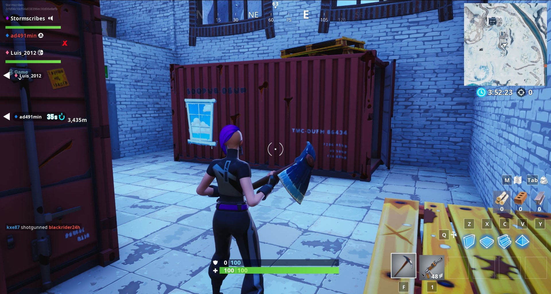 Container bên trong nhà kho gần Happy Hamlet trong Fortnite