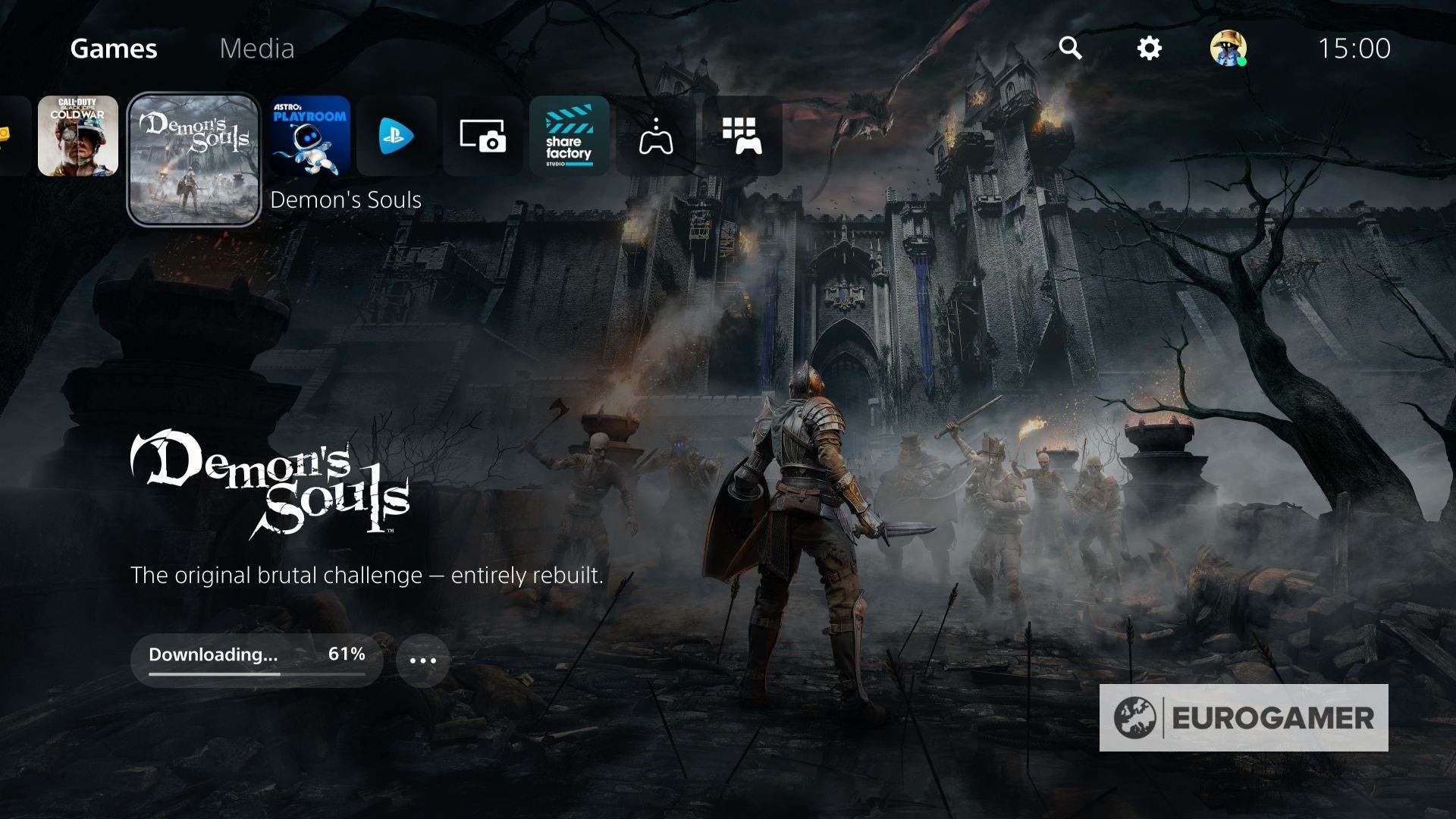 Dashboard PS5 hiển thị thanh tiến trình tải xuống dưới biểu tượng game.