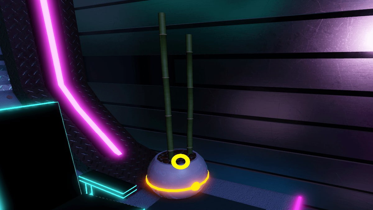 Đồng xu nằm trong chậu tre ở phòng đầu tiên Terminal Escape Room