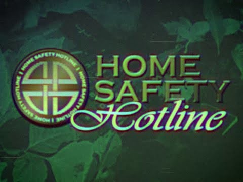 Giao diện máy tính thập niên 90 với các cuộc gọi khẩn cấp trong game kinh dị Home Safety Hotline