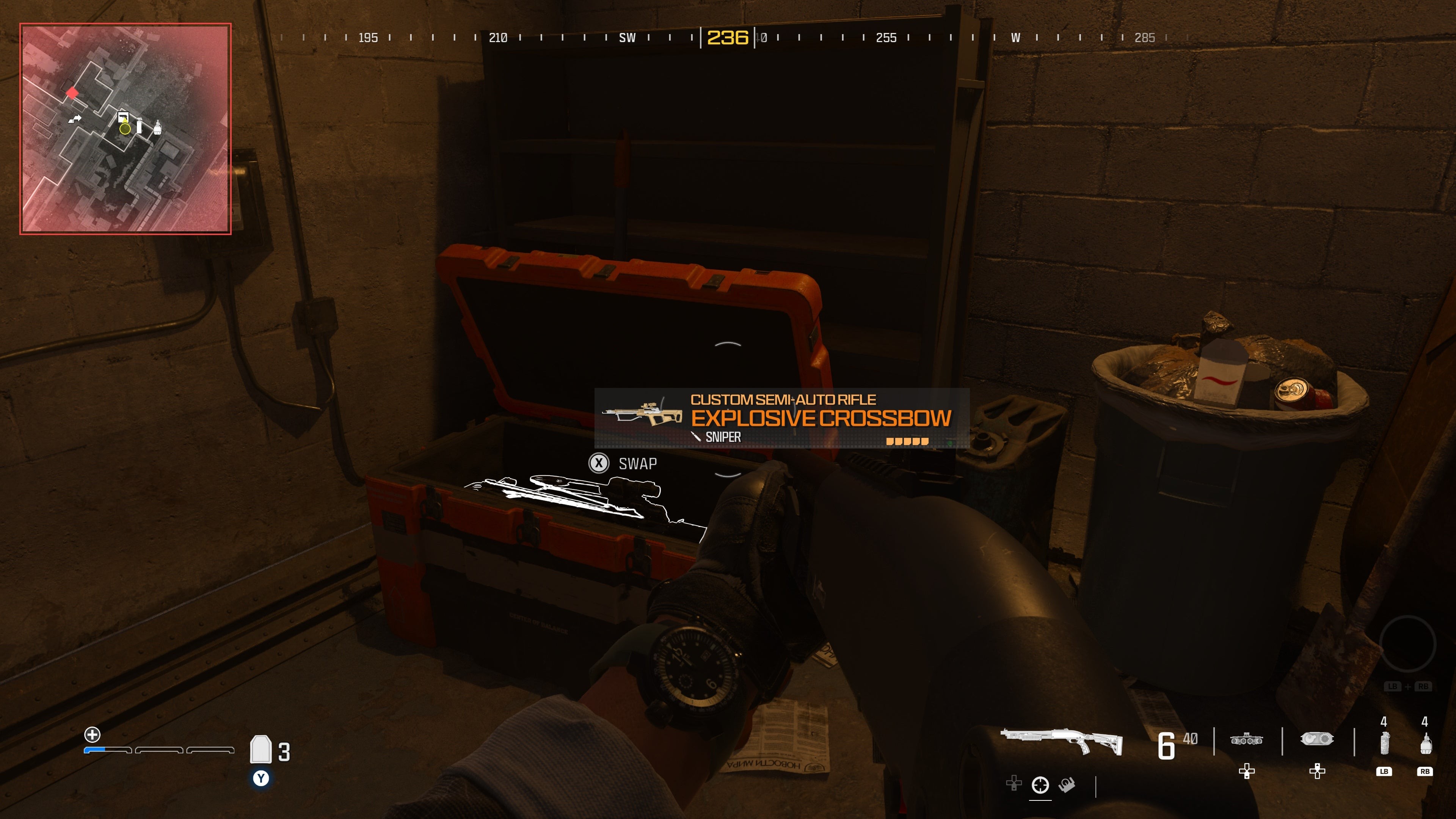 Hòm tiếp tế chứa Explosive Crossbow ở cuối cầu thang tầng 1 màn Highrise