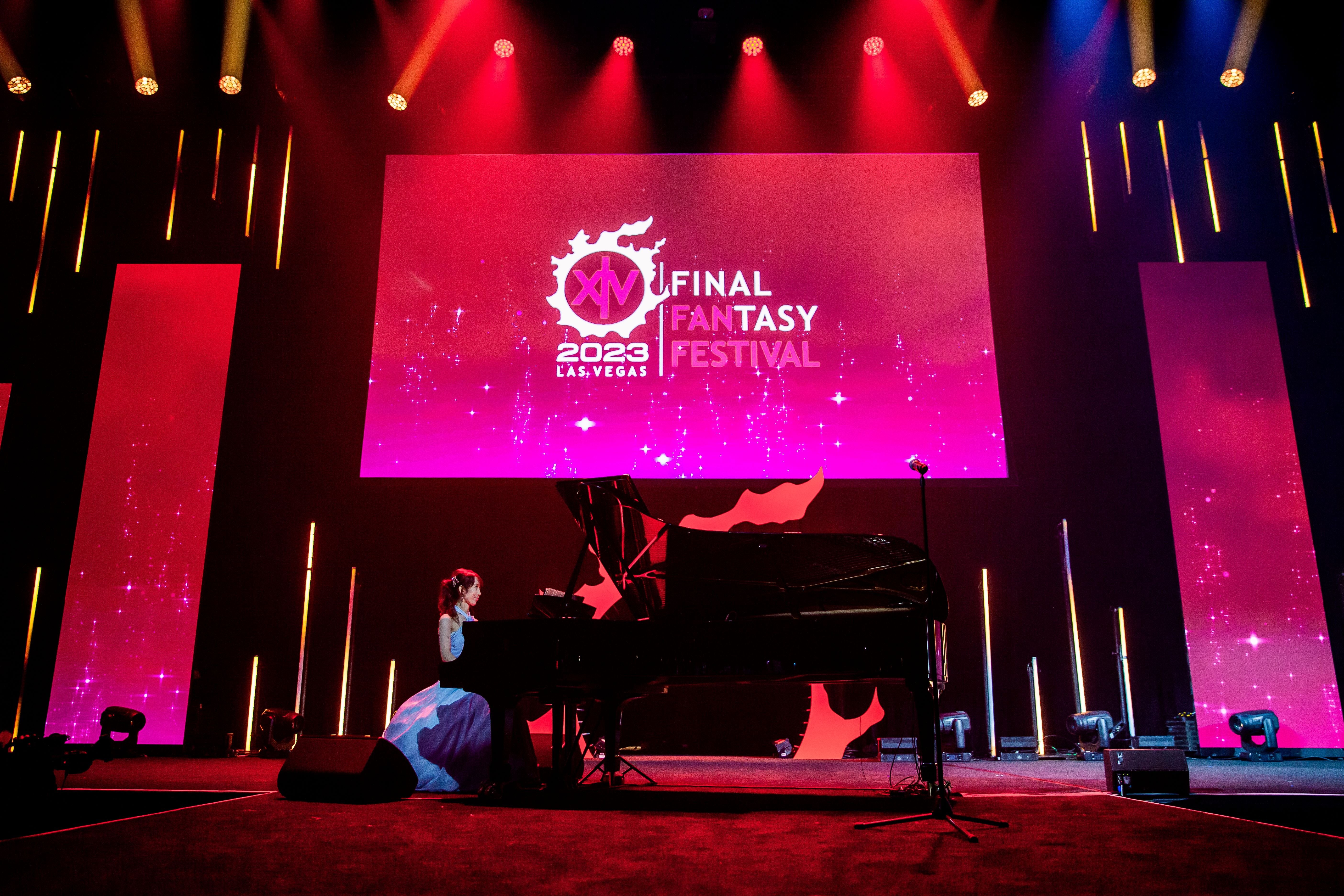 Keiko chơi piano tại Fan Fest Vegas của FF14