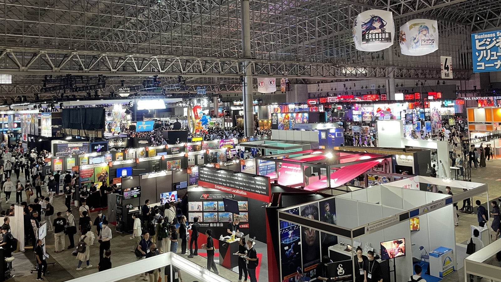 Không gian triển lãm Tokyo Game Show với các gian hàng và người tham dự