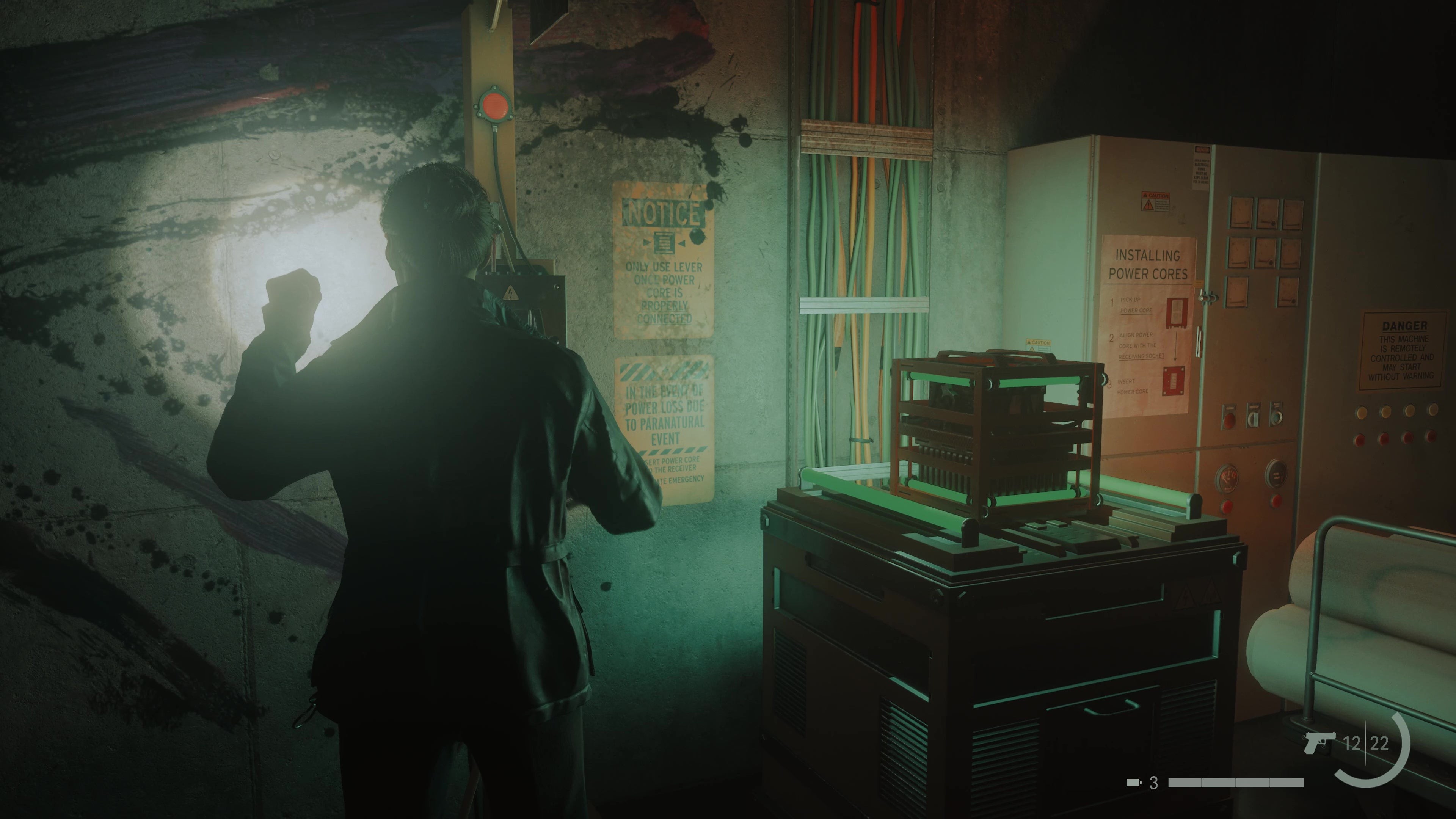 Kiran Estevez đặt lõi năng lượng lên máy móc trong Alan Wake 2
