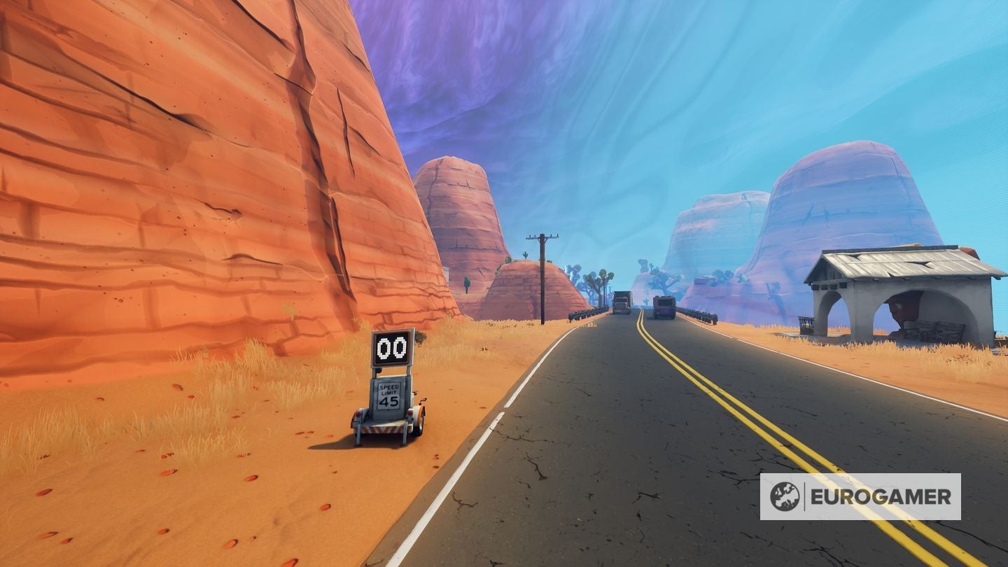 Lái xe qua biển báo Radar Fortnite ở khu vực sa mạc Paradise Palms