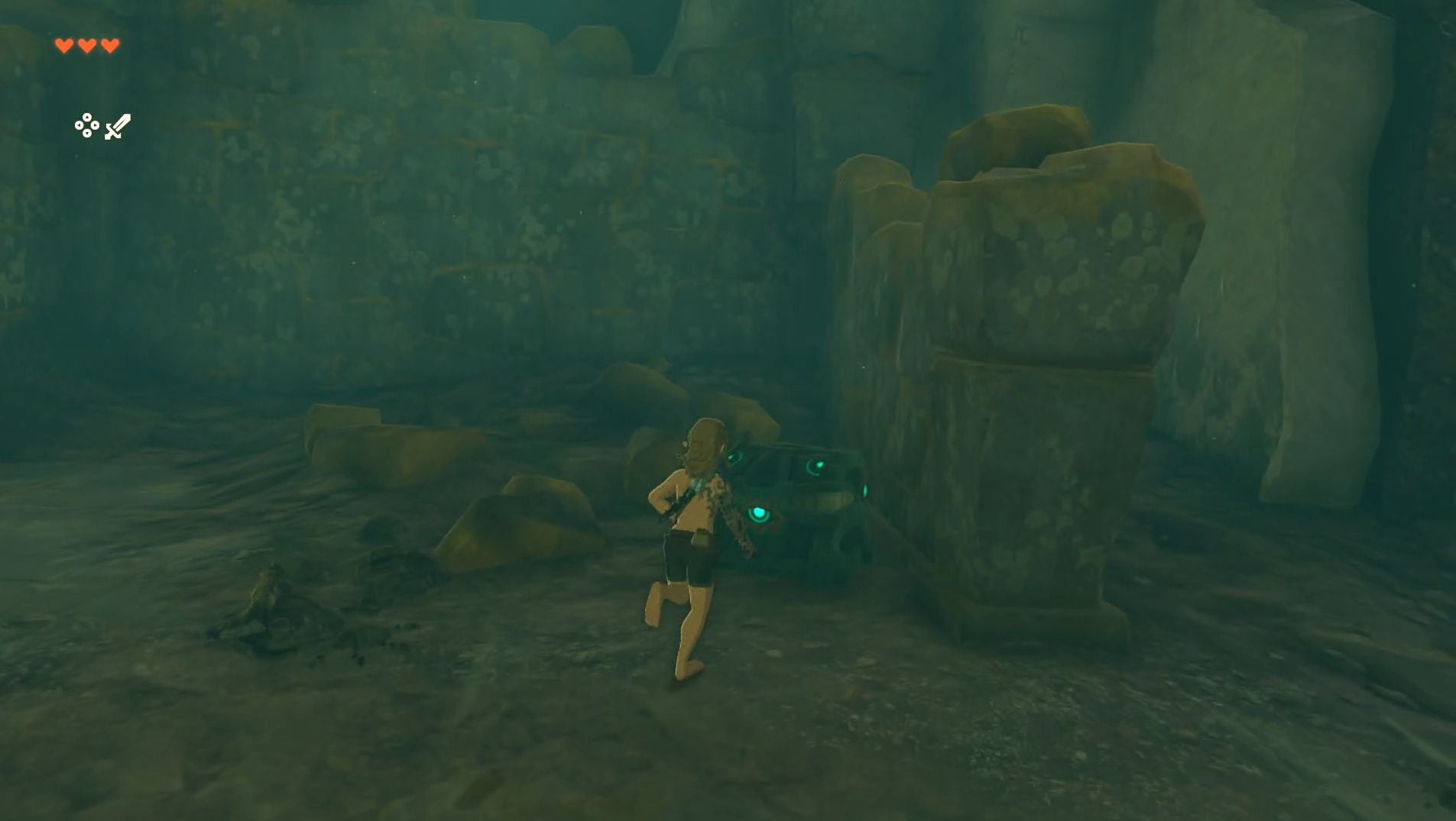 Link tìm thấy rương chứa Archaic Legwear dưới Lâu đài Hyrule - Zelda TotK