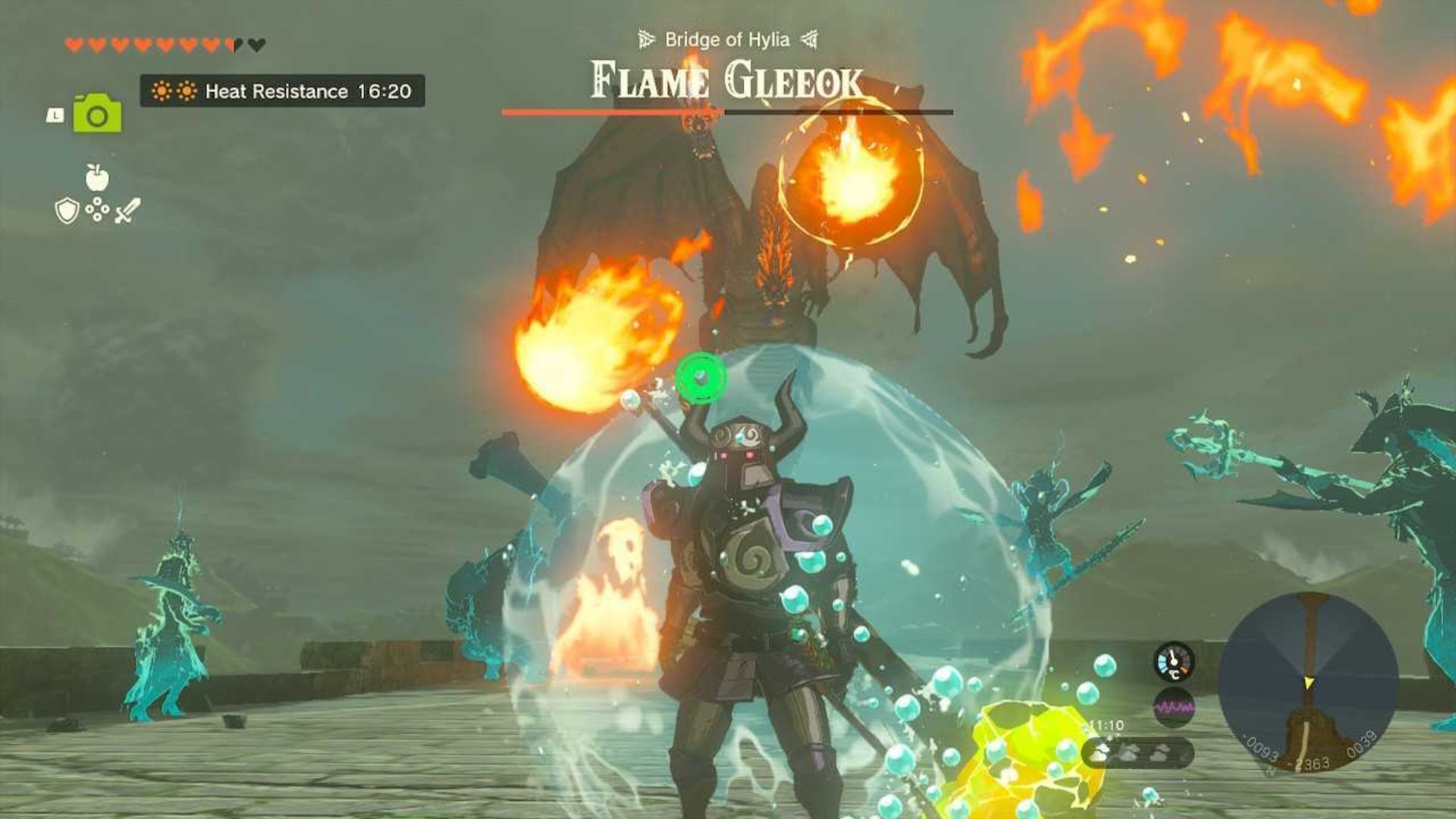 Link trong khiên Sidon chống lại Flame Gleeok đang mưa lửa
