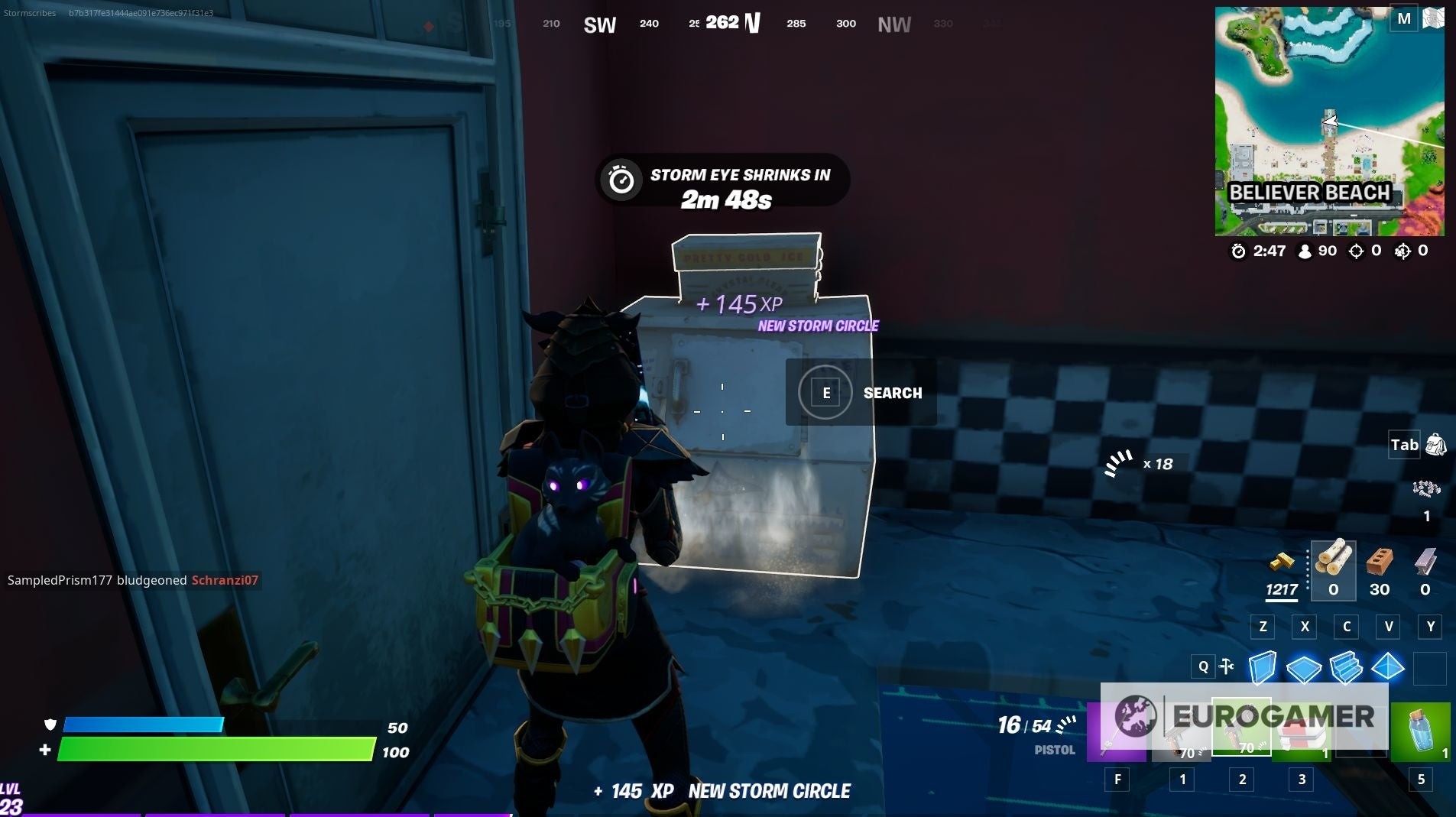 Máy đá Fortnite đặt cạnh tường trong nhà hàng ở Believer Beach