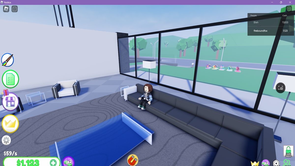 Một avatar ngồi trong phòng khách sang trọng tại Roblox Mega Mansion Tycoon.