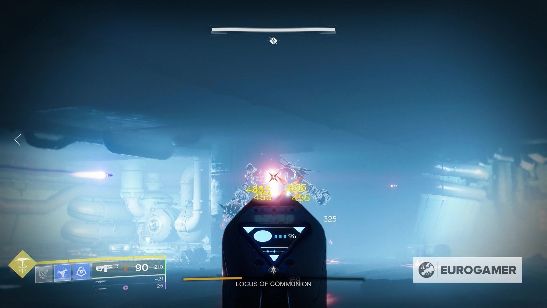 Người chơi chiến đấu với boss Locus of Communion trong Presage Destiny 2