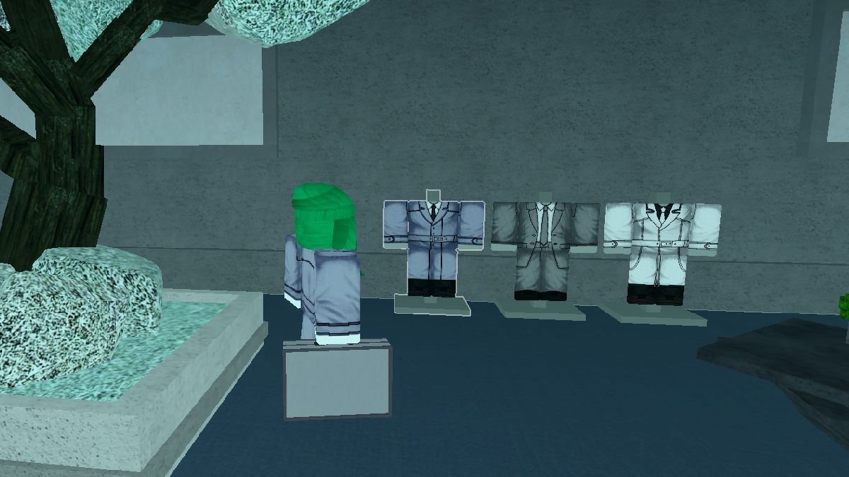 Người chơi đứng trước ba bộ đồ trong CCG HQ trong GHOUL RE trên Roblox.