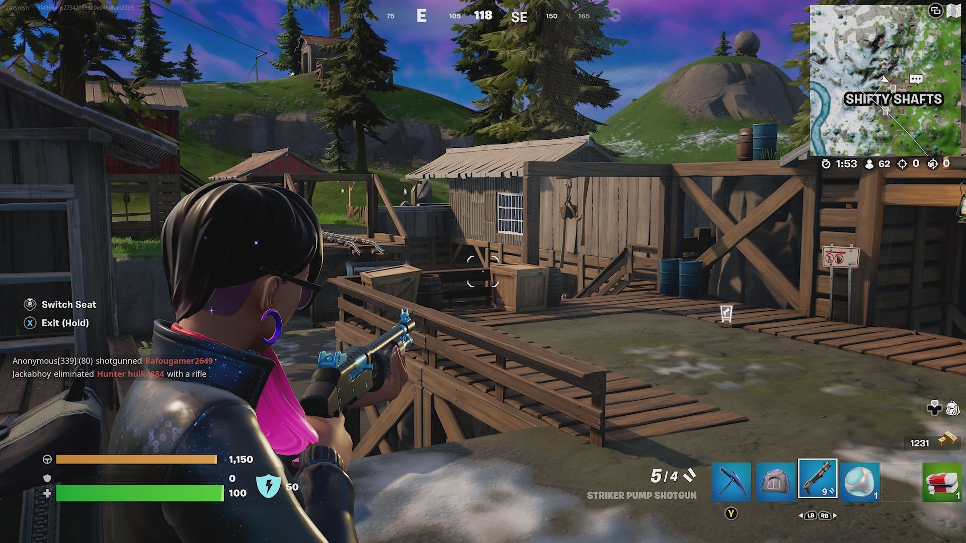 Người chơi Fortnite nhắm bắn từ ghế hành khách của một chiếc xe.