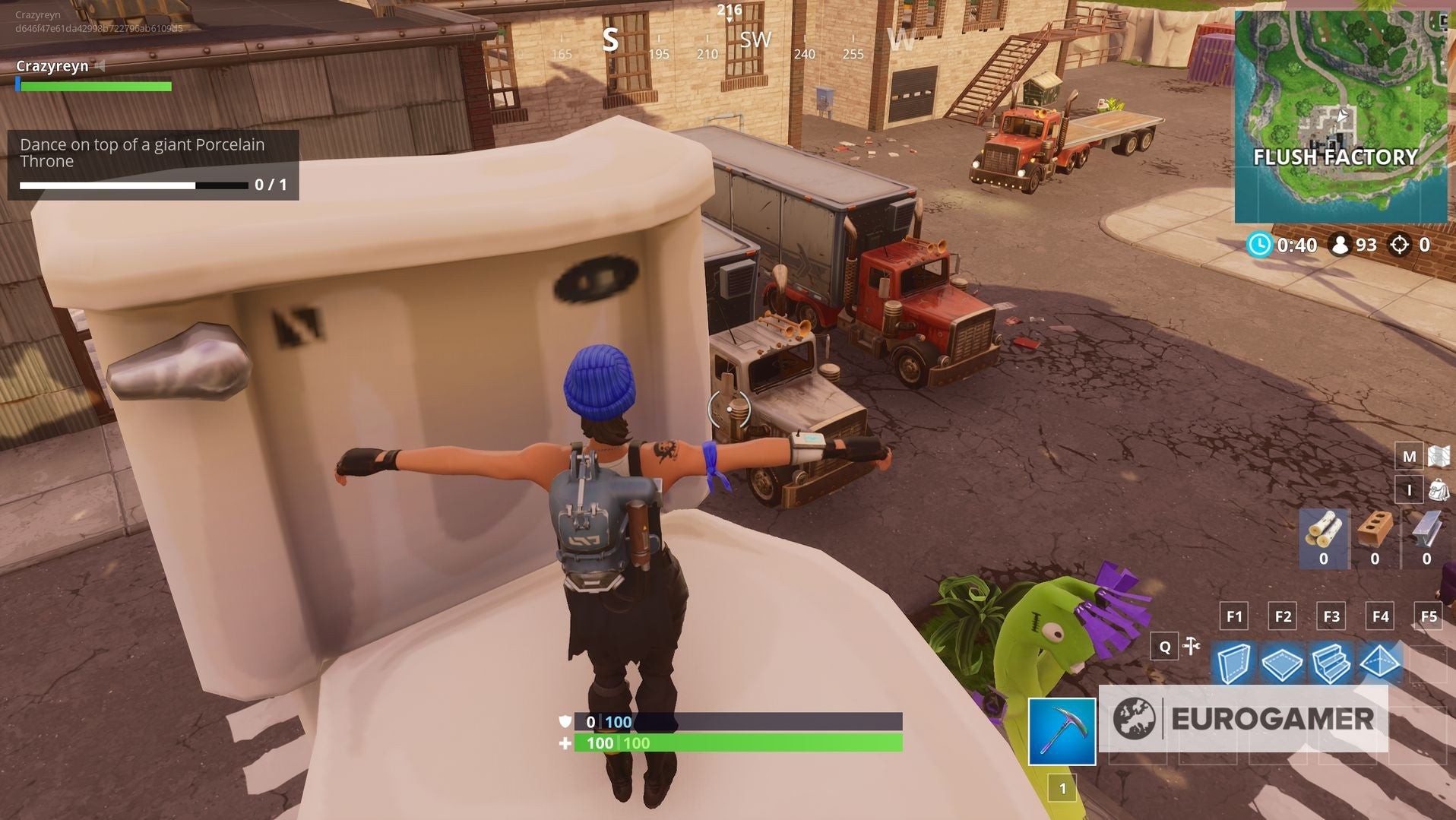 Người chơi nhảy múa trên đỉnh Bồn Cầu Sứ khổng lồ tại Flush Factory