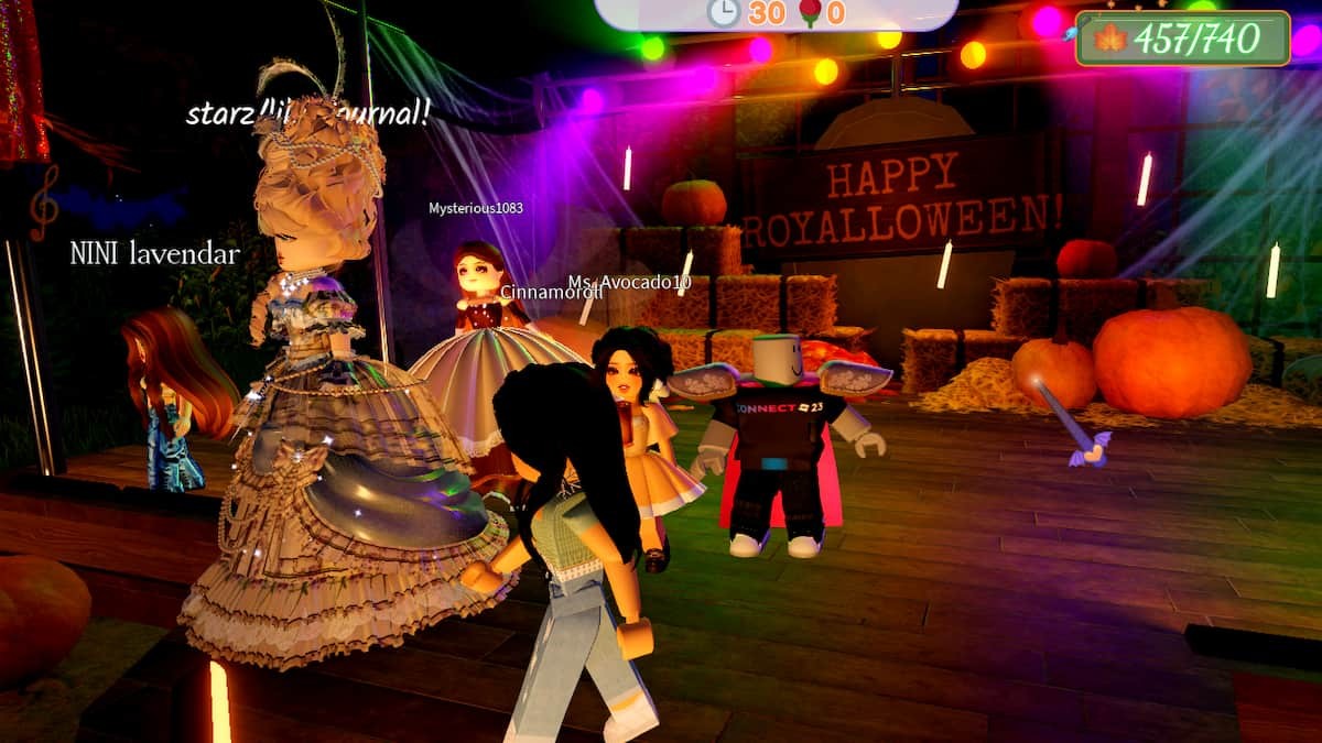 Người chơi tham gia Cuộc thi Trang phục trong sự kiện Royallween 2024