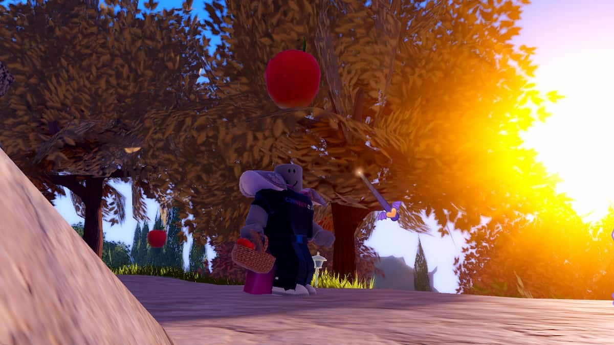 Người chơi tham gia mini-game Hái Táo trong sự kiện Royallween 2024