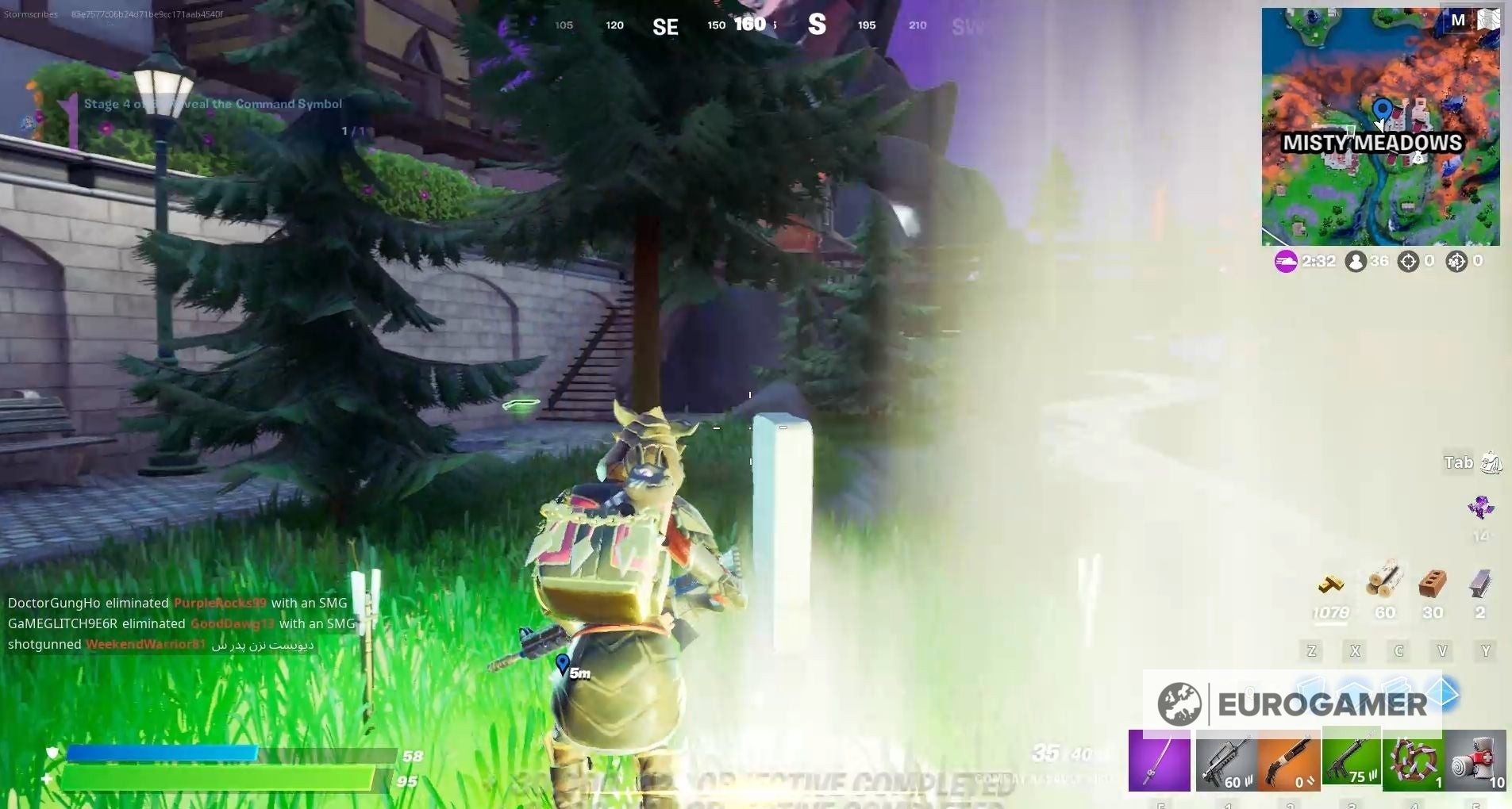 Nhân vật Fortnite thực hiện hành động ngồi xổm gần đèn hiệu trong nhiệm vụ Command Signal