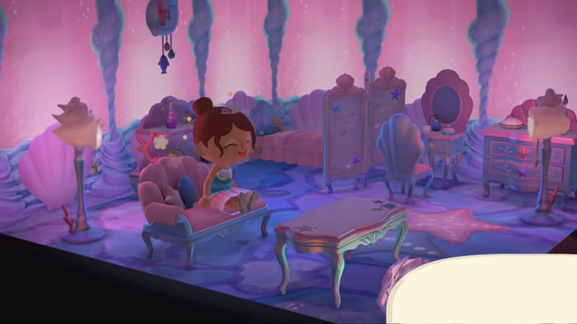 Nhân vật trong Animal Crossing đang chiêm ngưỡng món đồ nội thất Nàng Tiên Cá vừa chế tạo.