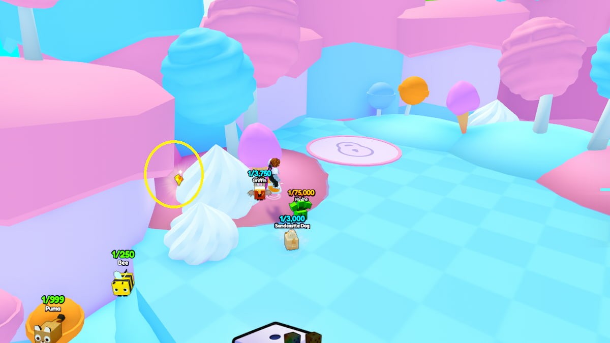 Shiny Relic thứ tư ẩn bên trong vật thể giống kem trắng gần khu trứng khởi đầu lớn trong Candyland PETS GO