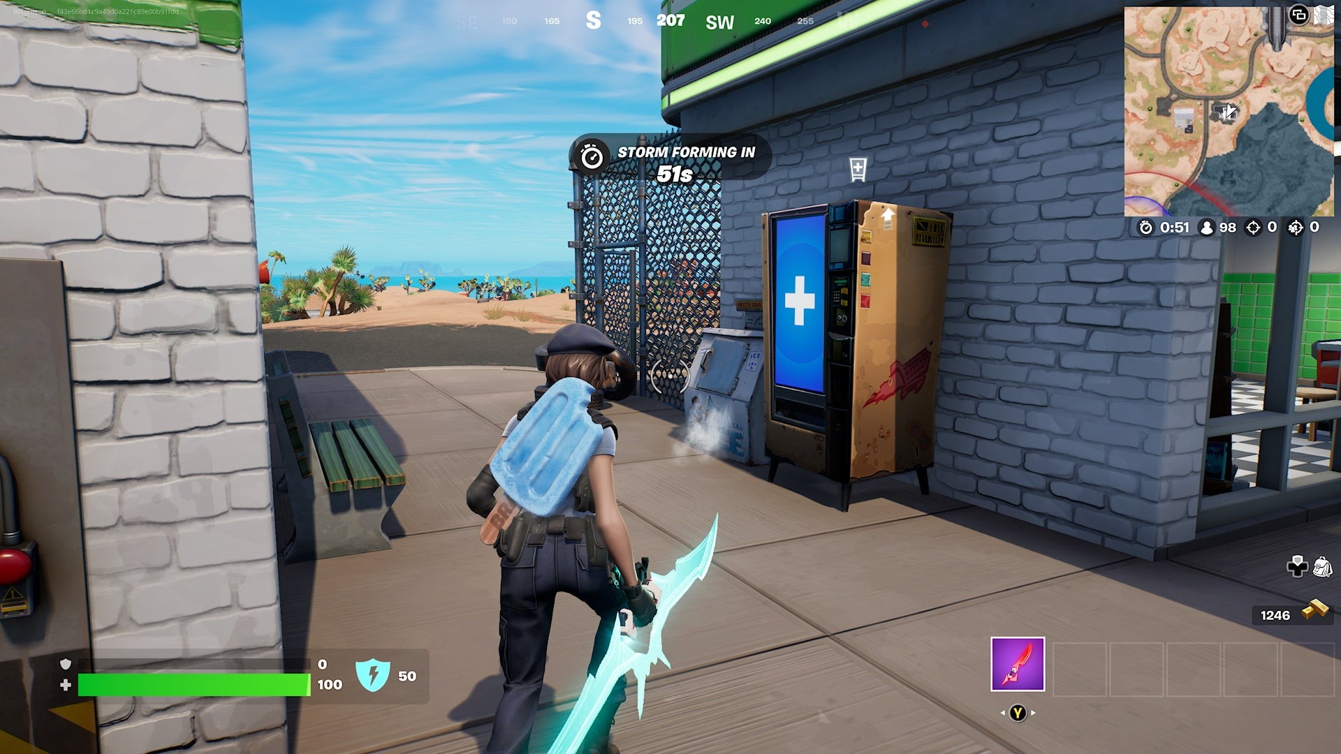 Vị trí Máy làm đá (Ice Machine) đầu tiên bên ngoài trạm xăng gần Rocky Reels trong Fortnite