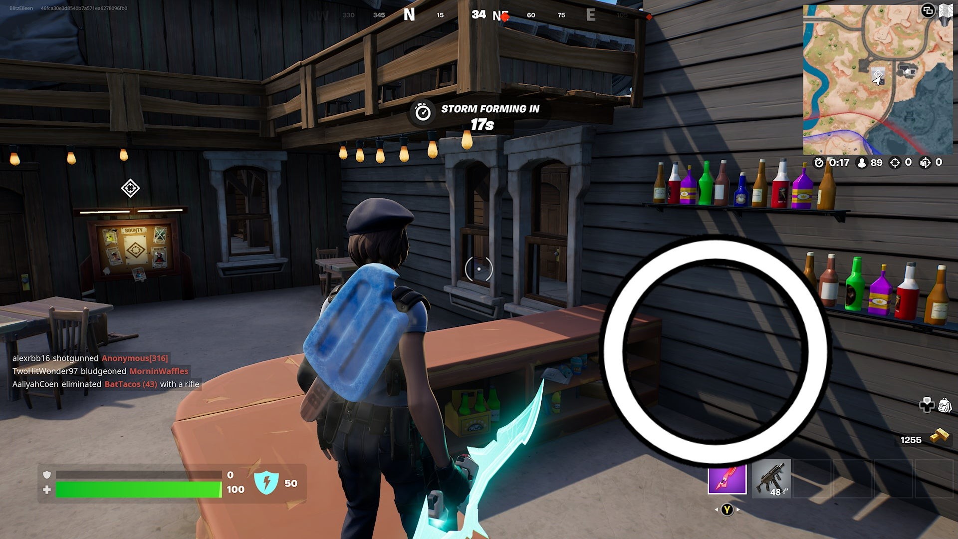Vị trí Máy làm đá (Ice Machine) thứ ba trong khu vực quầy bar tòa nhà phía tây trạm xăng trong Fortnite