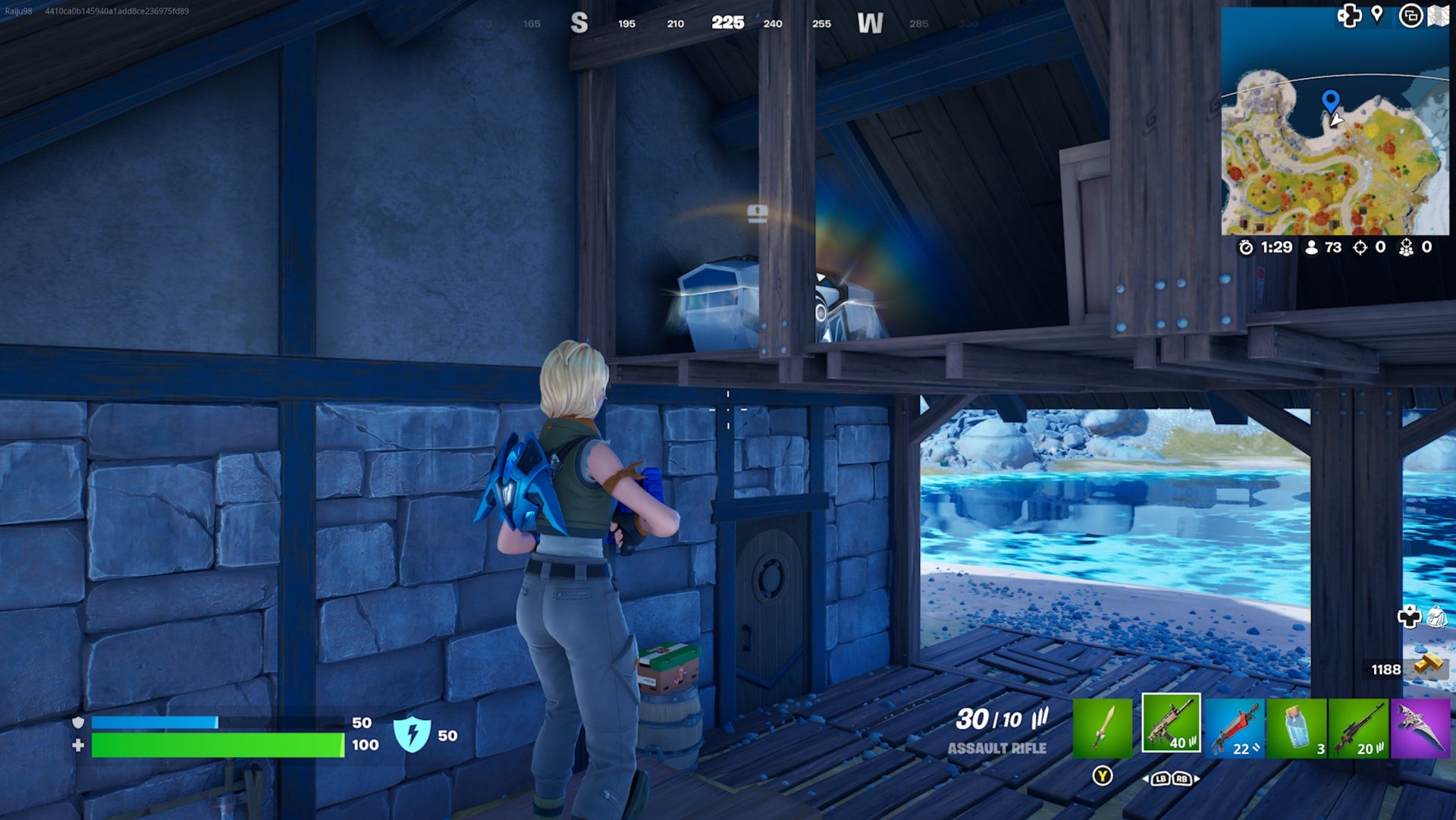 Vị trí rương Oathbound Fortnite thứ hai tại Breakwater Bay trên tầng ẩn của tòa nhà