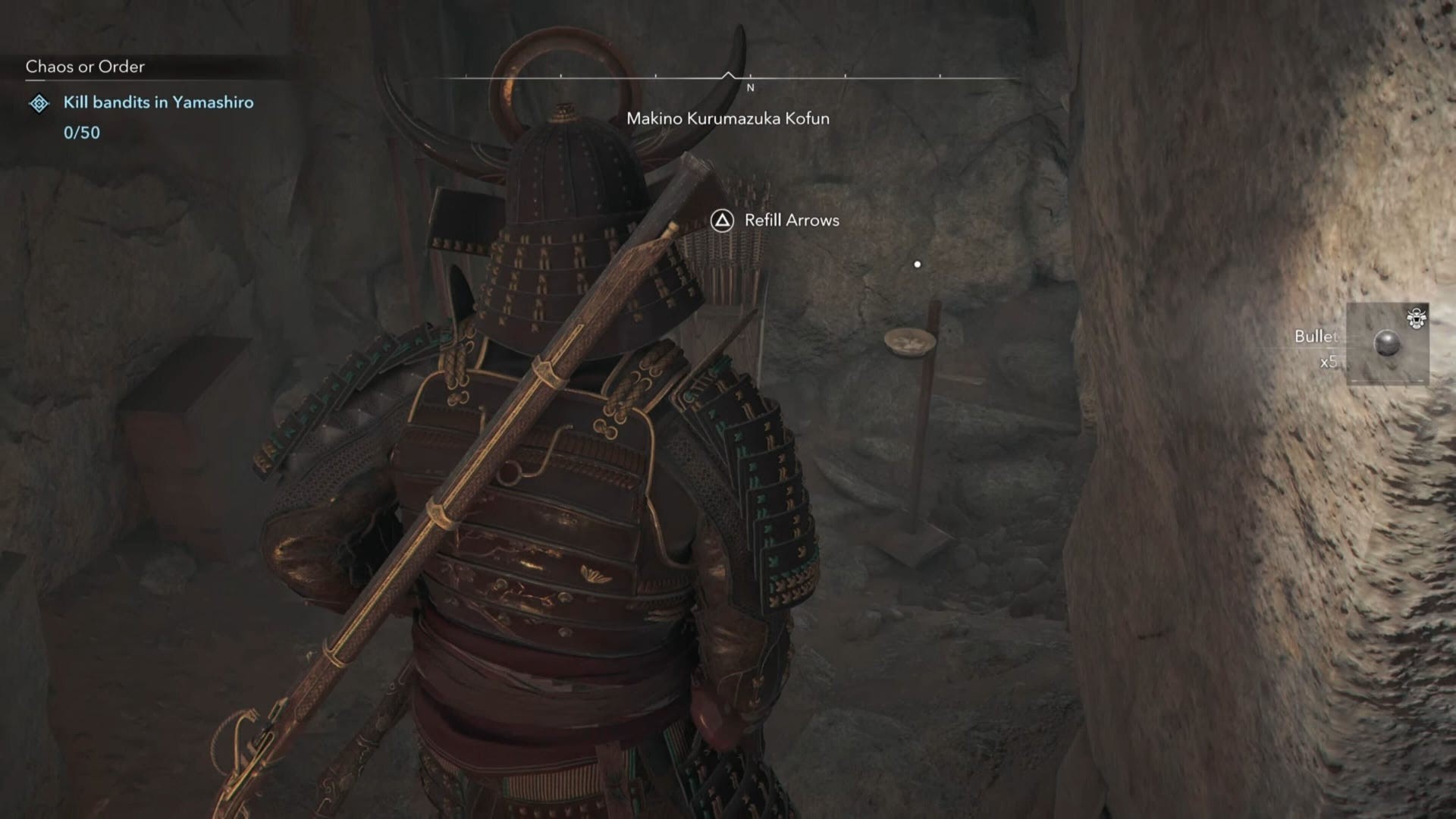 Yasuke nhìn vào chỗ bổ sung tên và đạn trong Kofun
